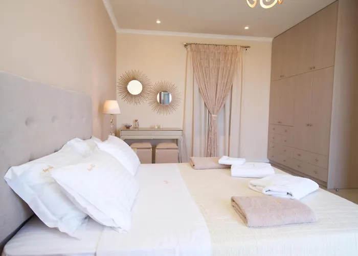 Anesis By Vintage Travel Villa